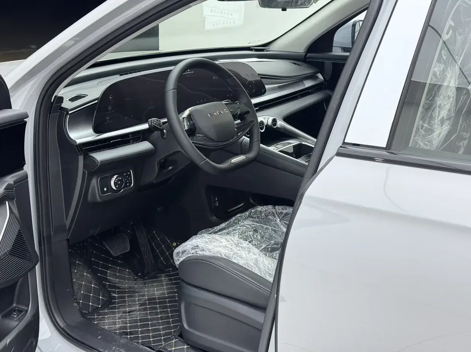 Exeed Xingtu Yaoguang C-DM Xingtu Yaoguang C-DM 2025 100 Long Range Plus 2WD 2025 — миниатюра 5