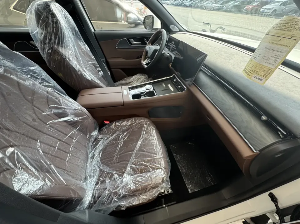 Chery Tiggo 9 Chery Tiggo 9 2026 9X 2.0T AT Front-Wheel Drive Luxury Edition 2026 — миниатюра 4