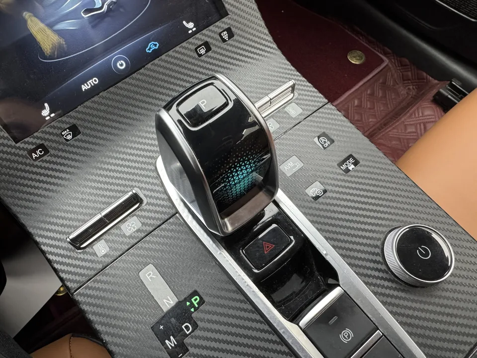 Chery Tiggo 8 PLUS 290TGDI DCT luxury edition+ 2022 — миниатюра 5