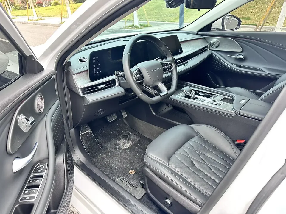 Chery Arrizo 8 1.6TGDI DCT Elegant 2023 — миниатюра 3