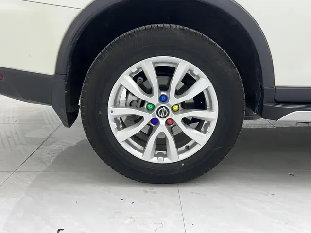 Nissan X-Trail Qijun 2023 Classic Edition 2.0L 2WD Smart Comfort Edition 2024 — thumbnail 3