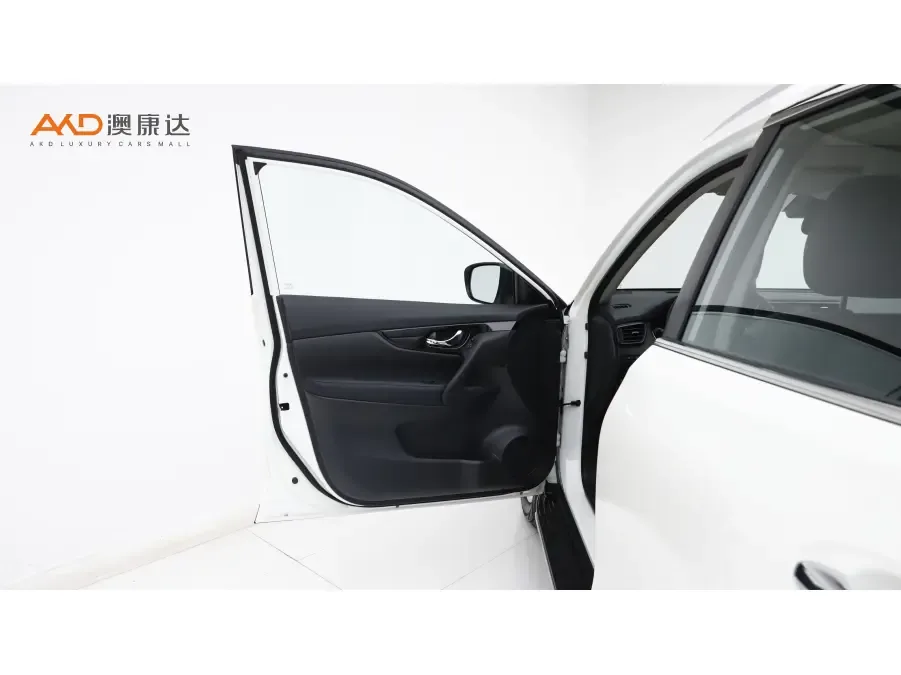 Nissan X-Trail Classic Edition 2.0L 2WD Intelligent Link Premium Edition 2025 — миниатюра 3