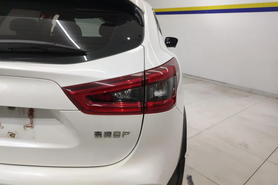 Nissan Qashqai Qashqai 2022 Qashqai 2022 2.0L XV Prem. Deluxe Edition 2023 — thumbnail 2