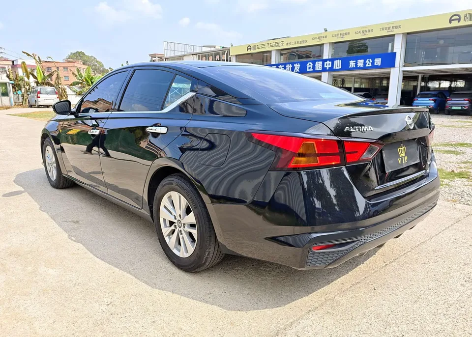 Nissan Altima Sound of nature 2021 2.0L XE Exclusive Edition 2023 — thumbnail 2