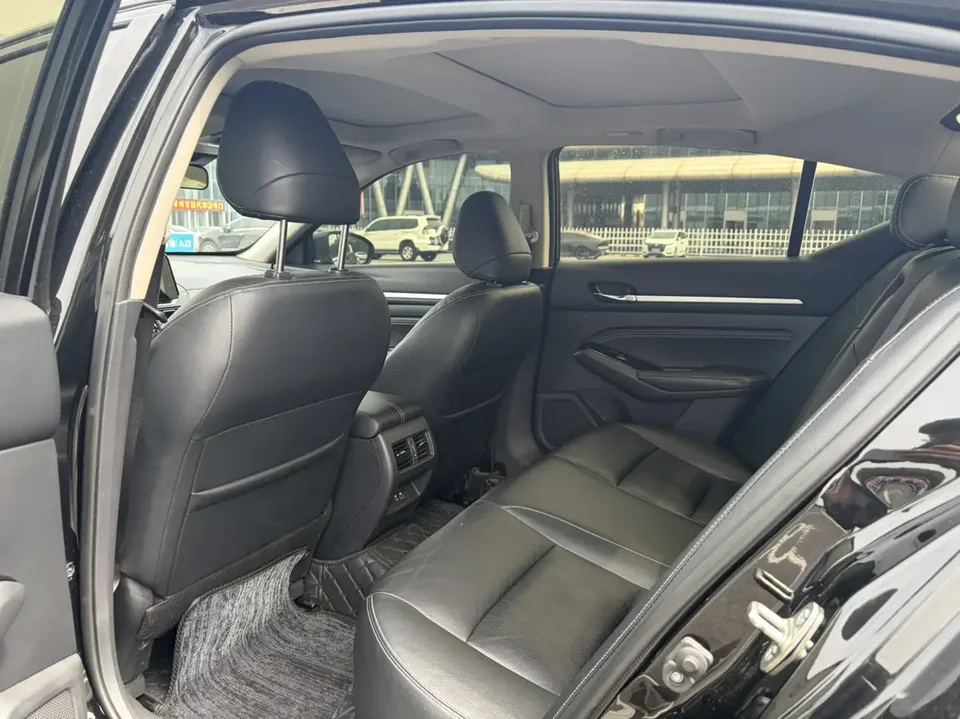 Nissan Altima 2.0L XE Pure Edition 2023 — миниатюра 3