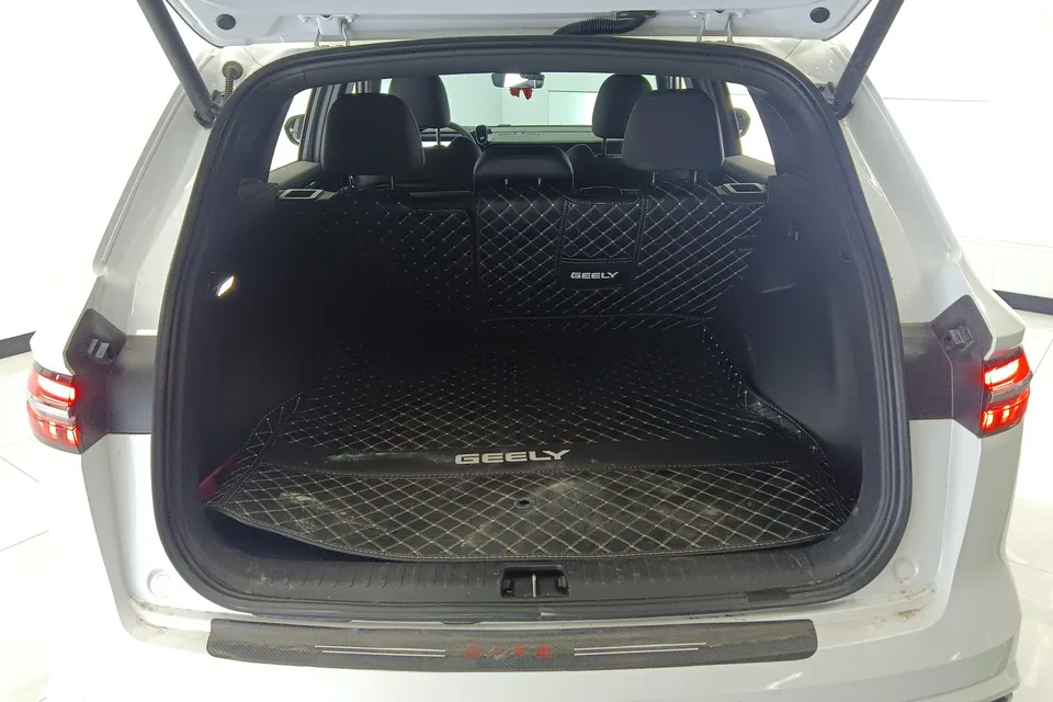 Geely Monjaro 2.0TD DCT EVO 2WD Changfeng Edition 2025 — миниатюра 5