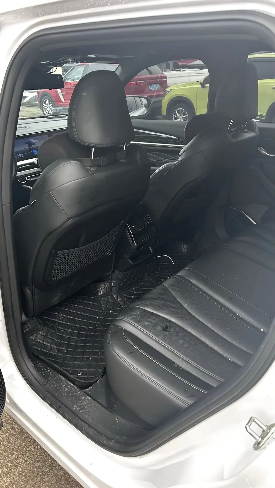 Geely Monjaro 2.0TD DCT EVO 2WD Changfeng Edition 2024 — миниатюра 3