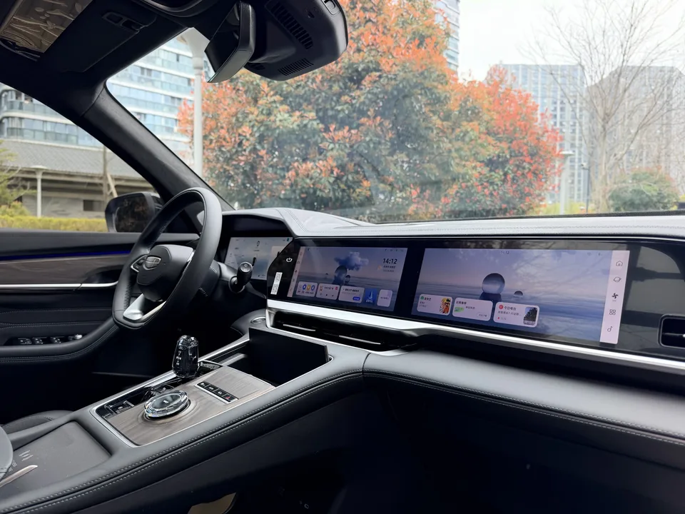Geely Monjaro Xingyue L 2025 2.0TD High Power Automatic 2WD Dongfang Yao Lanxing Edition 2025 — миниатюра 3