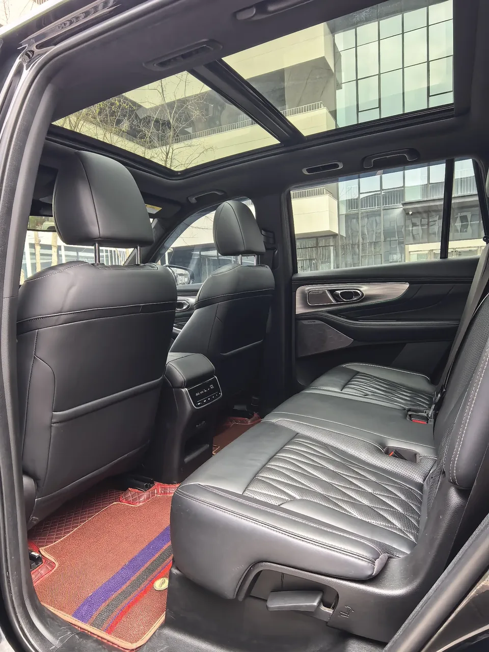 GAC Trumpchi GS8 Trumpchi GS8 2022 Trumpchi GS8 2022 Pilot Series 2.0TGDI 4WD Luxury Smart Edition 7 Seaters 2023 — thumbnail 3