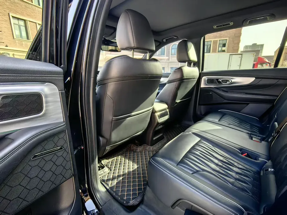GAC Trumpchi GS8 Trumpchi GS8 2022 Trumpchi GS8 2022 Pilot Series 2.0TGDI 2WD luxury smart connected version 7 seats 2022 — thumbnail 3