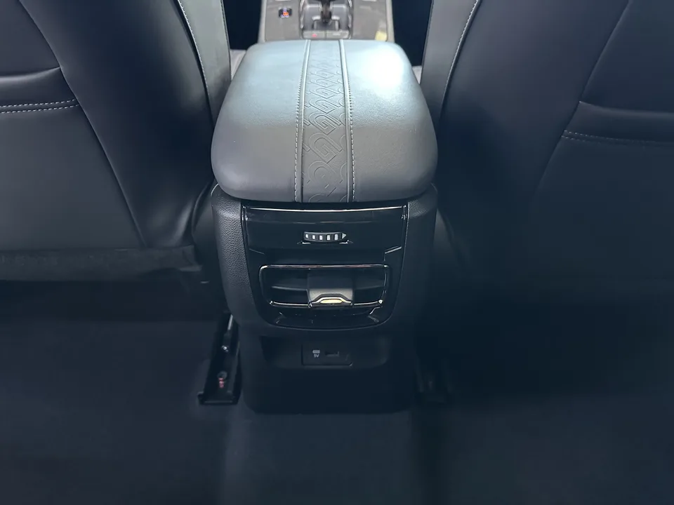 GAC Trumpchi Shadow Leopard 400T Automatic R Pro Edition 2024 — миниатюра 3
