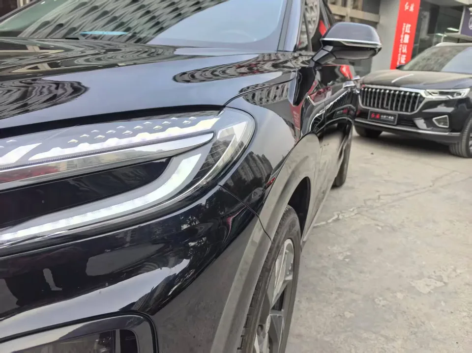 Hongqi HS3 PHEV 117km Jinwei Edition 2025 — миниатюра 3