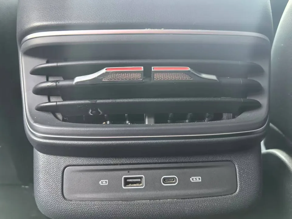 Hongqi HS3 PHEV 117km Jinwei Edition 2025 — миниатюра 4