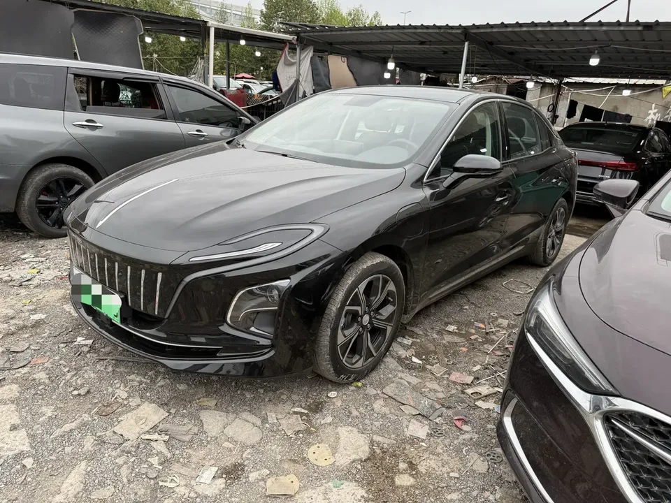 Hongqi E-QM5 2022