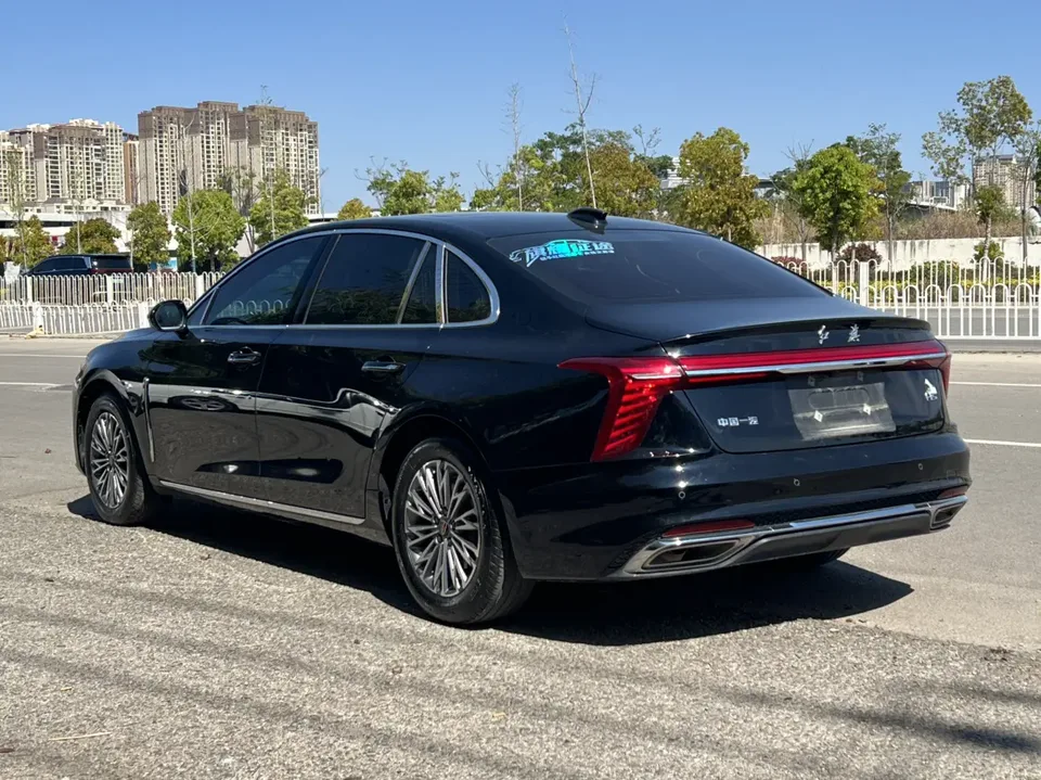 Hongqi H5 Hongqi H5 2023 1.5T DCT Zhilian Qiyue Edition 2023 — миниатюра 2