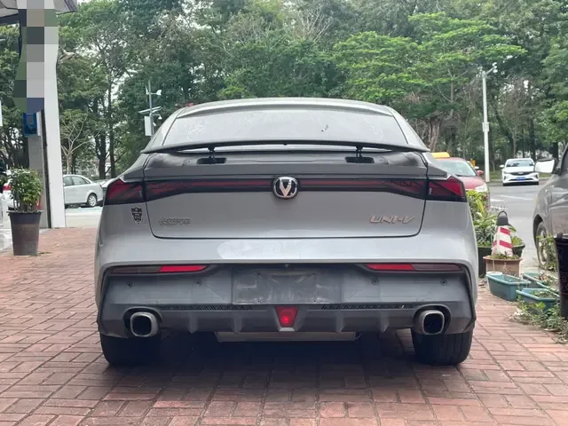 Changan UNI-V 1.5T Premium Edition 2022 — миниатюра 2