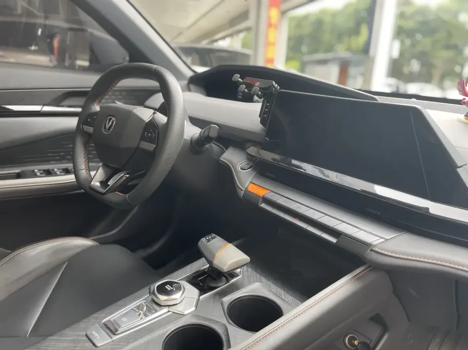 Changan UNI-V 1.5T Premium Edition 2022 — миниатюра 4