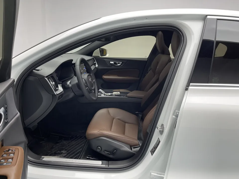 Volvo S60 S60 2025 Volvo S60 2025 B4 Zhiyi Luxury Edition 2024 — thumbnail 5