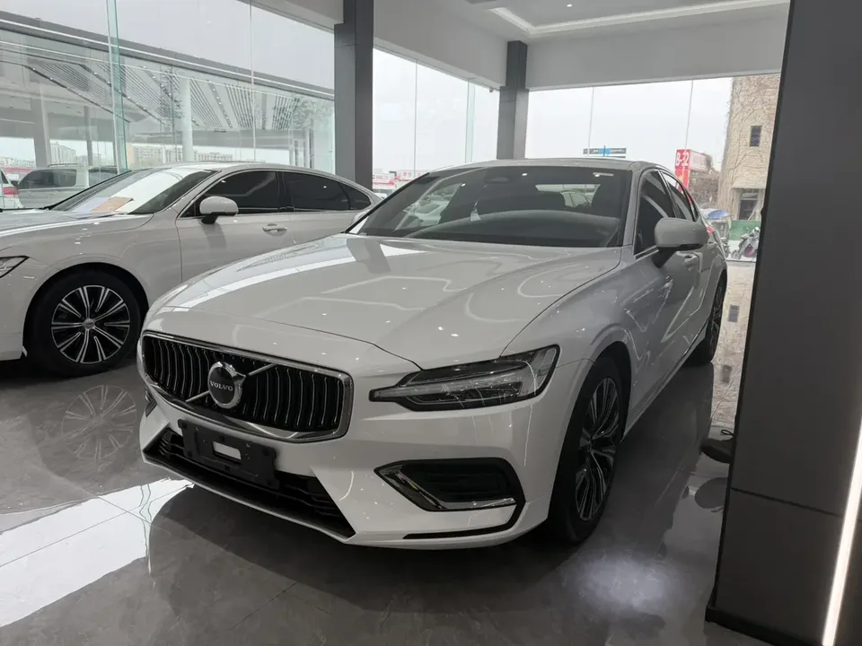 Volvo S60 2022