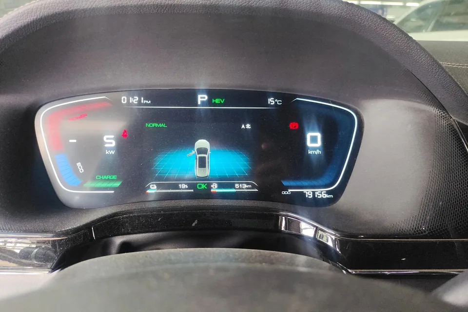 BYD Tang DM DM-i 1.5T 112KM Premium Edition 2023 — миниатюра 4