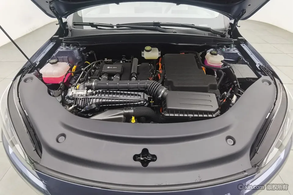 BYD Seal 05DM Intelligent Driving Edition DM-i 120KM Flagship Model 2025 — миниатюра 2