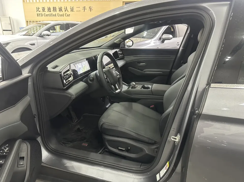 BYD Qin L DM Intelligent Driving Edition DM-i 120KM Beyond Edition 2025 — миниатюра 5