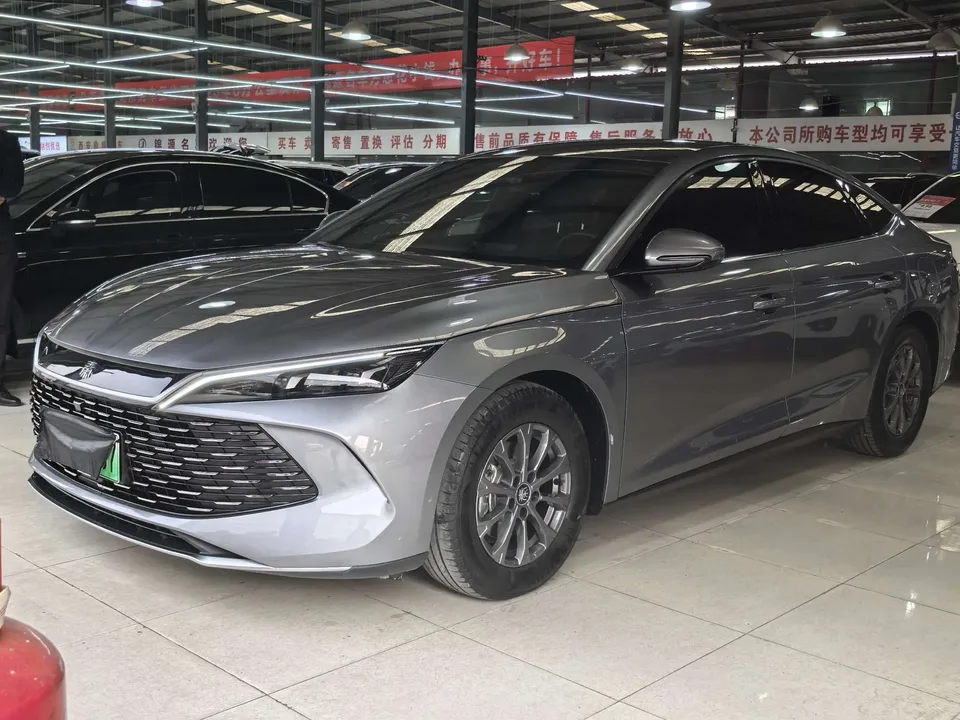 BYD Qin L DM DM-i 80KM Leading Model 2024 — фото 1, купить с доставкой в Москву