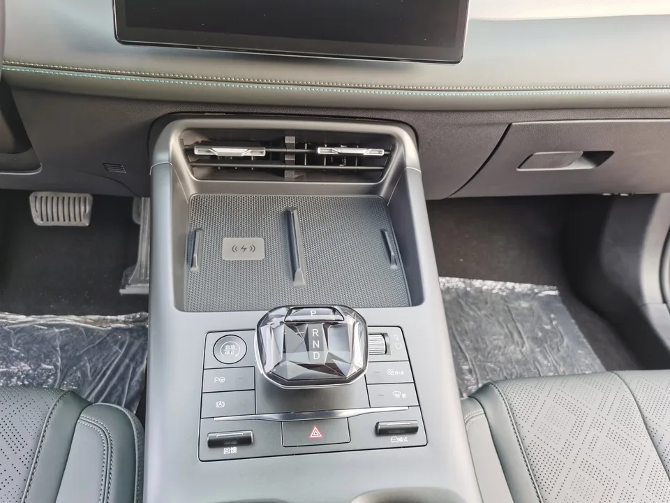 BYD Qin PLUS EV Smart Driving Edition 510KM Beyond Edition 2025 — миниатюра 4