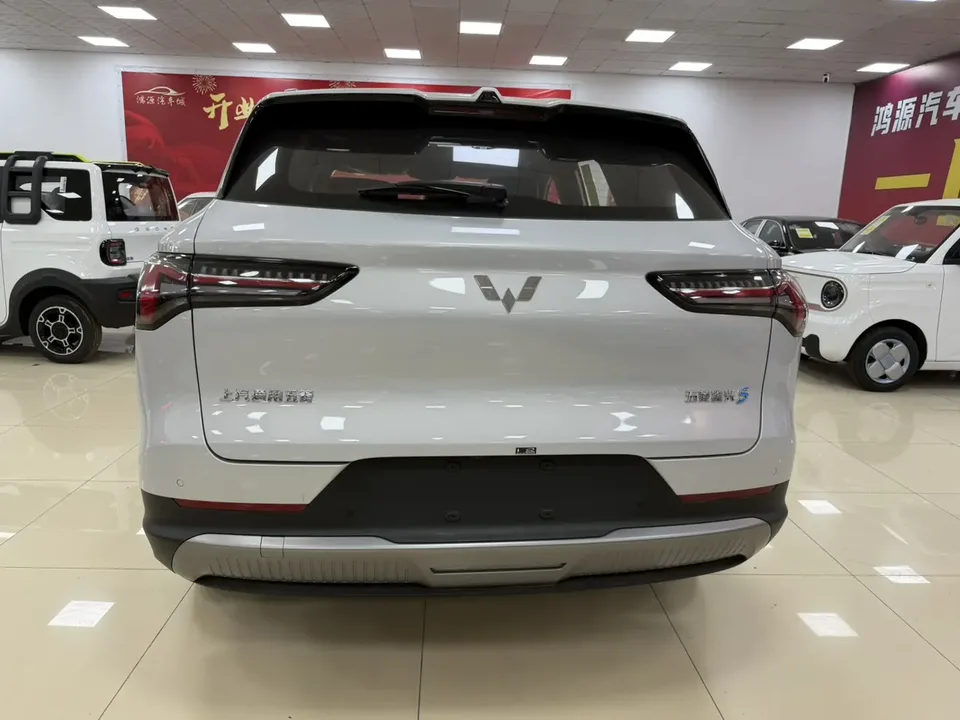 Wuling Starlight S PHEV 130km Flagship Model 2026 — миниатюра 2