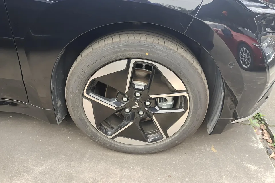 Wuling Starlight EV 610km Smart Flagship 2025 — миниатюра 3