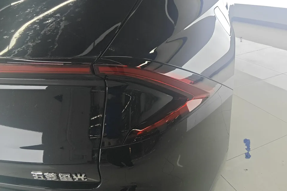 Wuling Starlight PHEV Wuling Starlight PHEV 2024 Co-creation Edition 150 Pilot 2024 — thumbnail 3