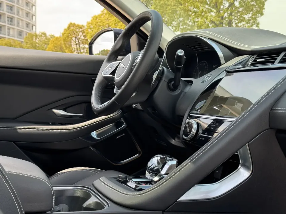 Jaguar E-Pace Jaguar E-PACE 2024 R-DYNAMIC SE BLACK 2024 — миниатюра 5
