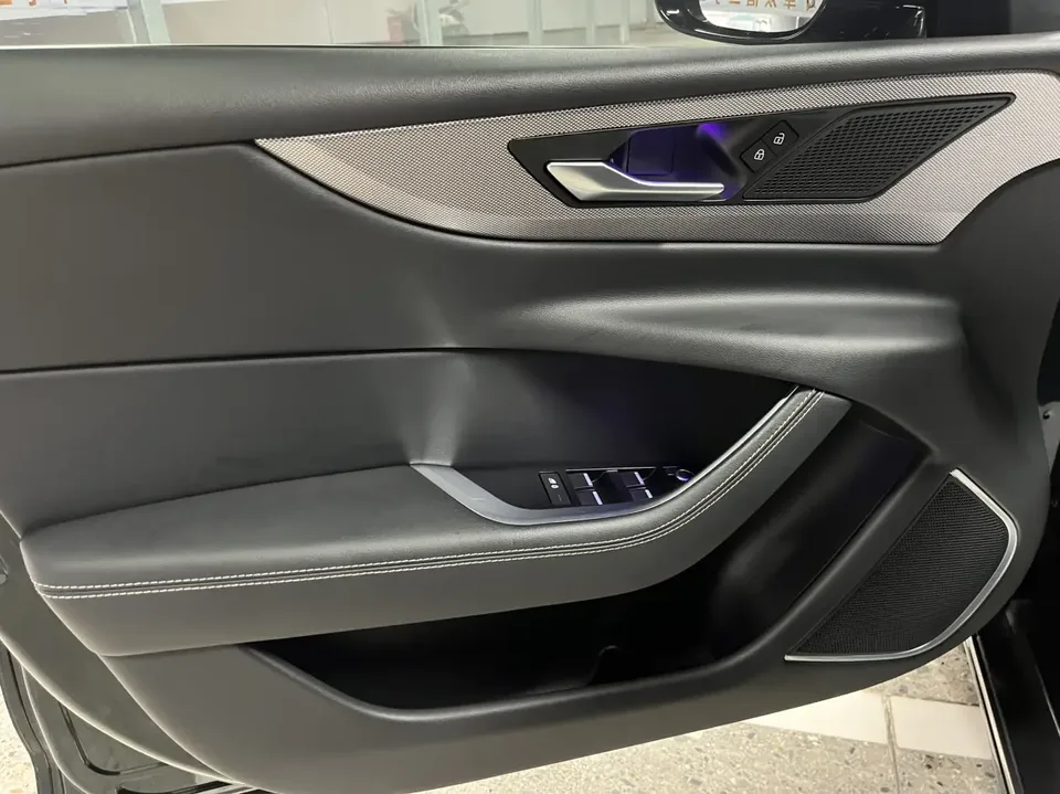 Jaguar XEL XEL 2021 2.0T 250PS R-DYNAMIC S aggressive sports version 2022 — thumbnail 5