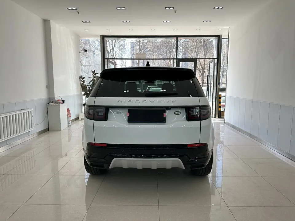 Land Rover Discover Sports Discover Sports 2024 249PS R-Dynamic HSE Luxury Custom Edition 5 Seaters 2024 — thumbnail 2