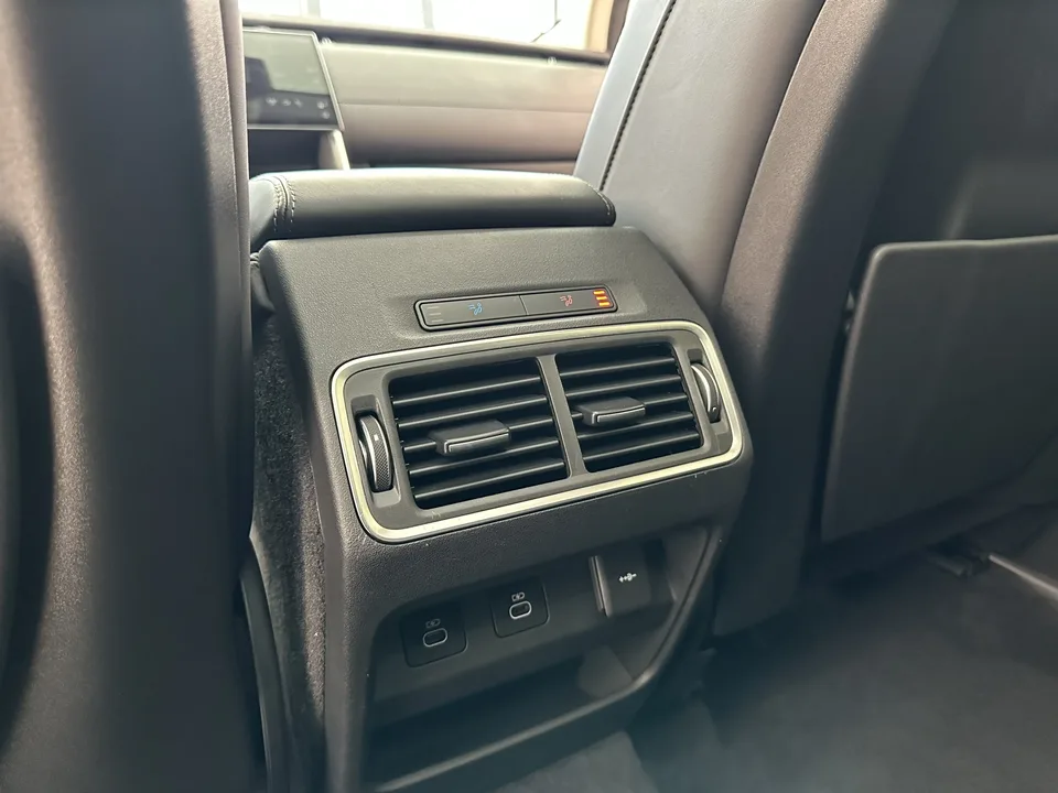 Land Rover Discover Sports Discover Sports 2024 249PS R-Dynamic HSE Luxury Custom Edition 5 Seaters 2024 — thumbnail 3
