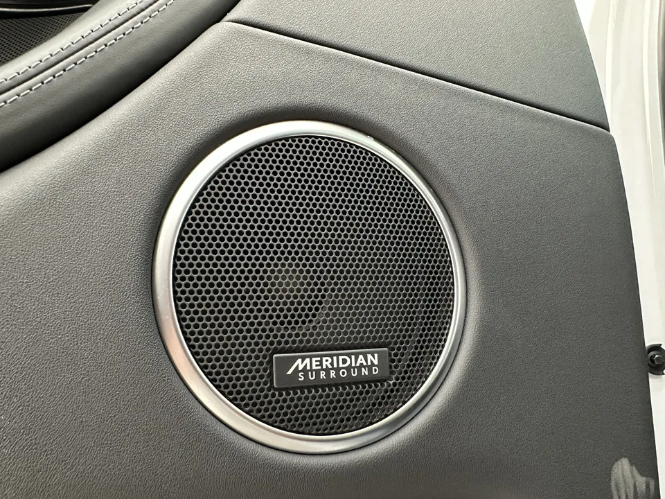 Land Rover Discover Sports Discover Sports 2024 249PS R-Dynamic HSE Luxury Custom Edition 5 Seaters 2024 — thumbnail 4