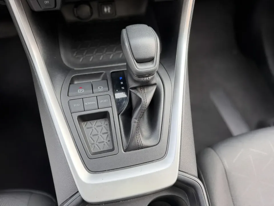 Toyota RAV4 2.0L CVT 2WD Fashion Edition 2022 — миниатюра 3