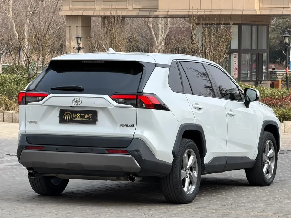 Toyota RAV4 2.0L CVT 2WD Fashion Edition 2022 — миниатюра 4
