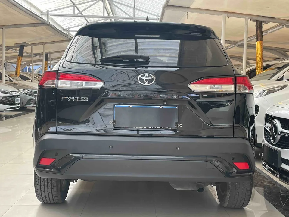Toyota Frontlander 2.0L CVT Leading Edition 2022 — миниатюра 2