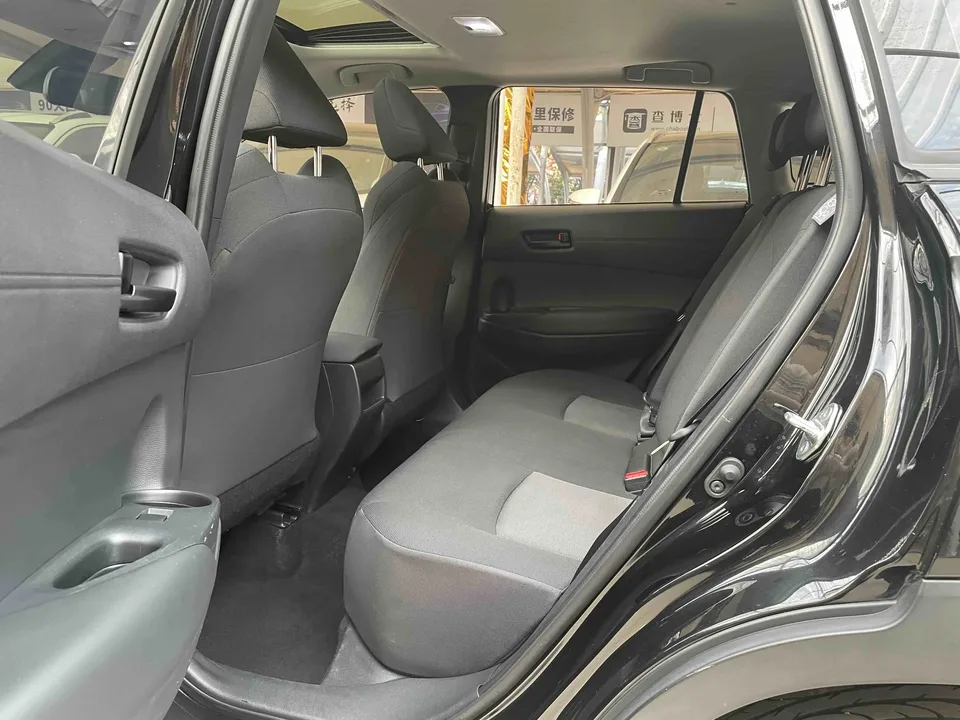 Toyota Frontlander 2.0L CVT Leading Edition 2022 — миниатюра 3