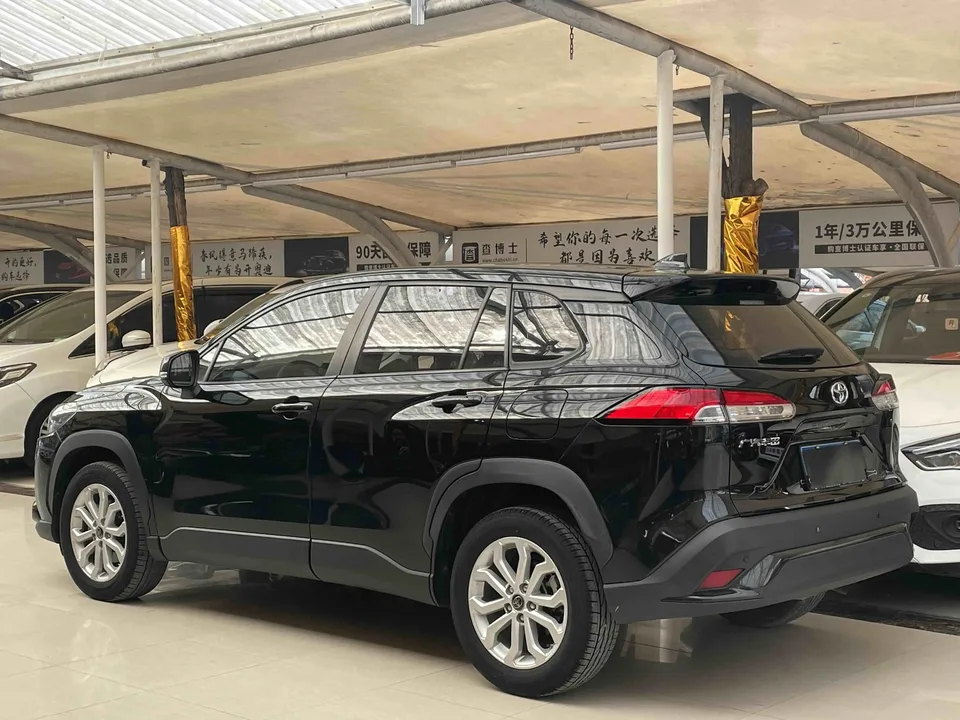 Toyota Frontlander 2.0L CVT Leading Edition 2022 — миниатюра 4