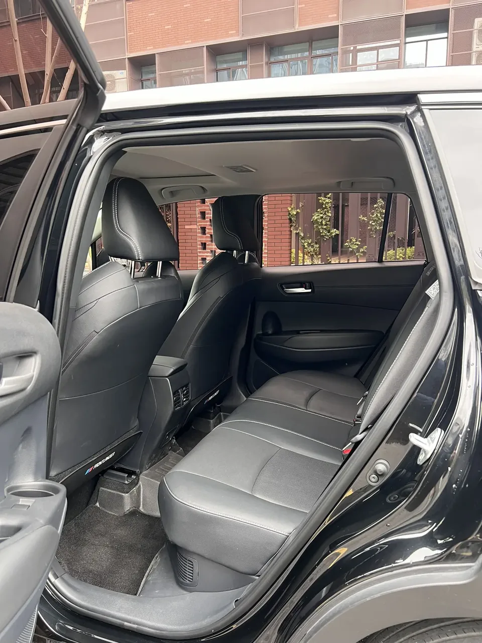 Toyota Frontlander 2.0L Intelligent Electric Hybrid Dual Engine Deluxe Edition 2024 — миниатюра 2