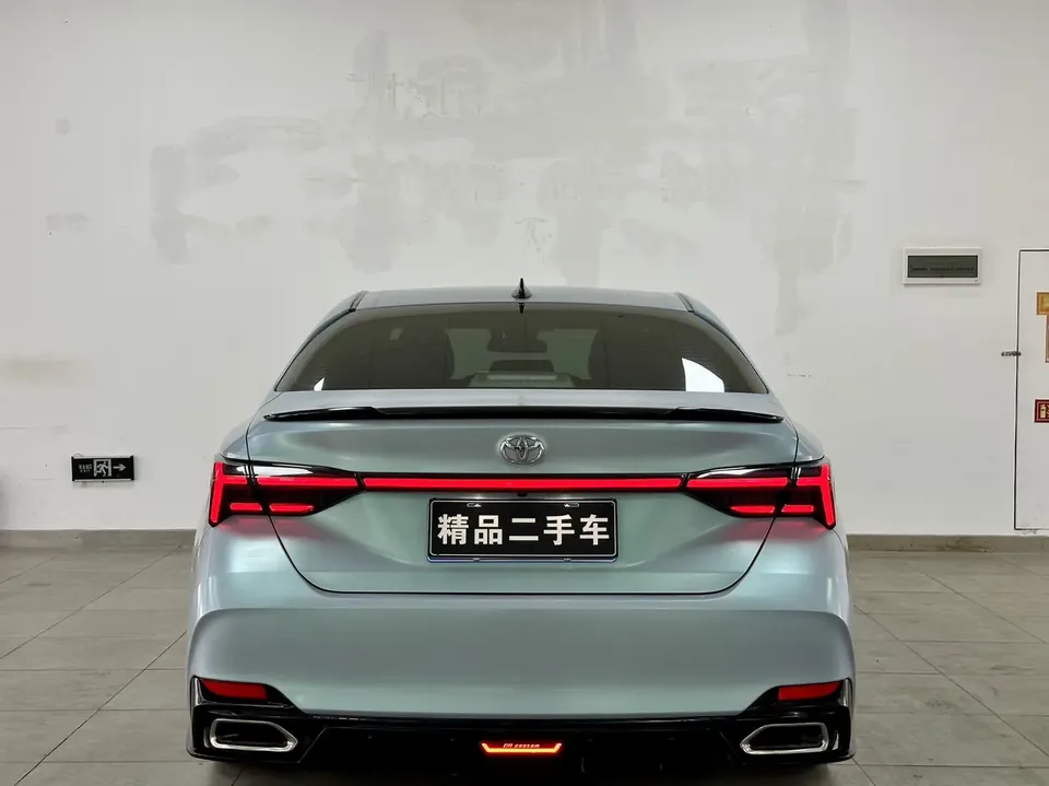 Toyota Avalon 2.0L Deluxe Edition 2023 — миниатюра 2