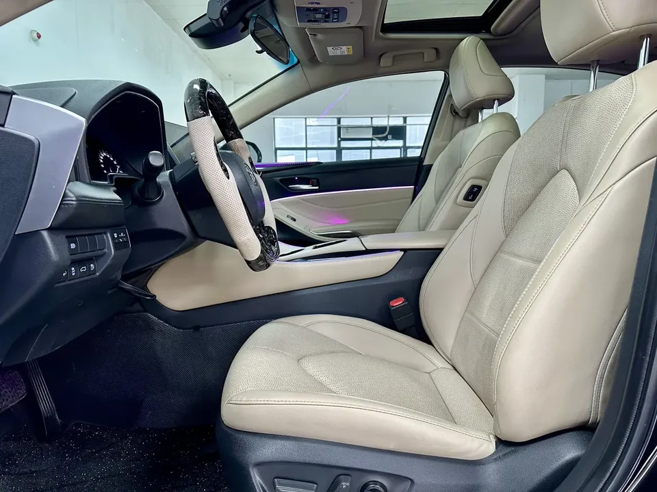 Toyota Avalon 2.0L Deluxe Edition 2023 — миниатюра 5