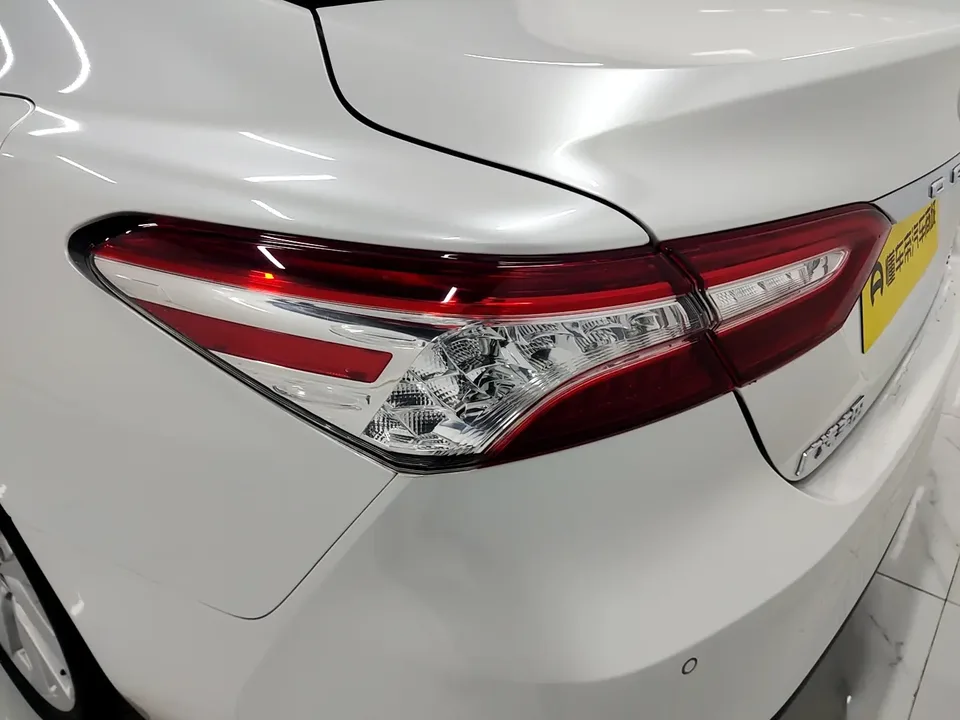 Toyota Camry 2.0G Deluxe Edition 2022 — миниатюра 4