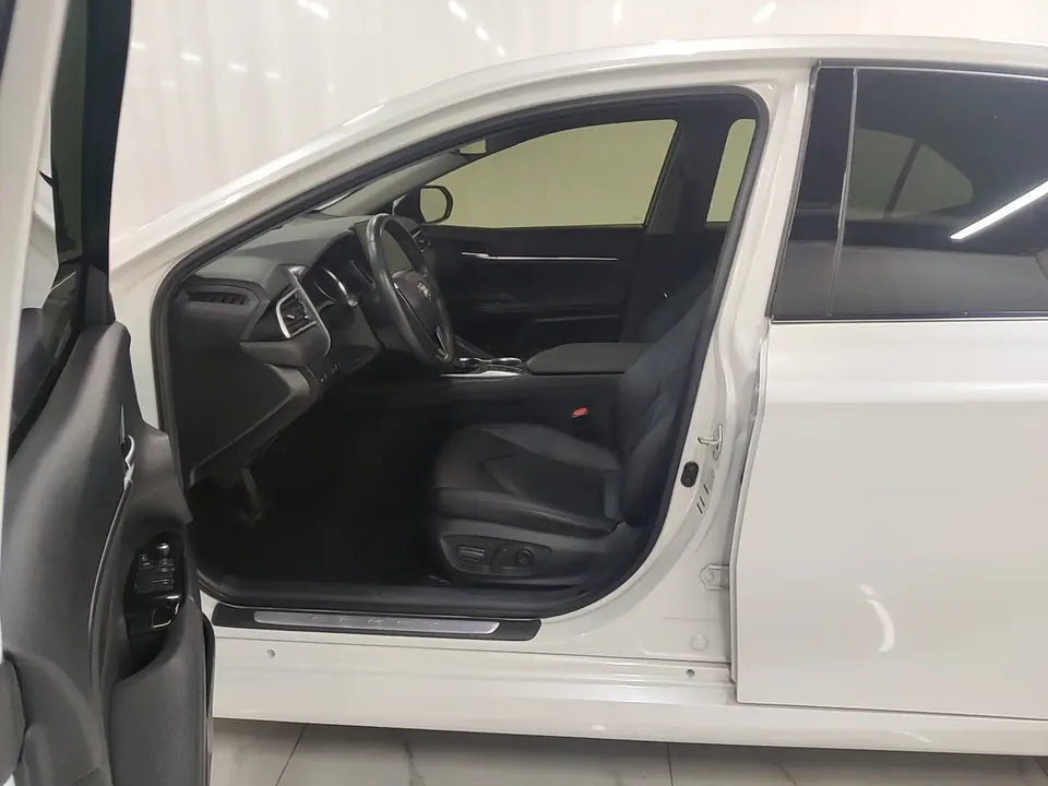 Toyota Camry 2.0G Deluxe Edition 2022 — миниатюра 5