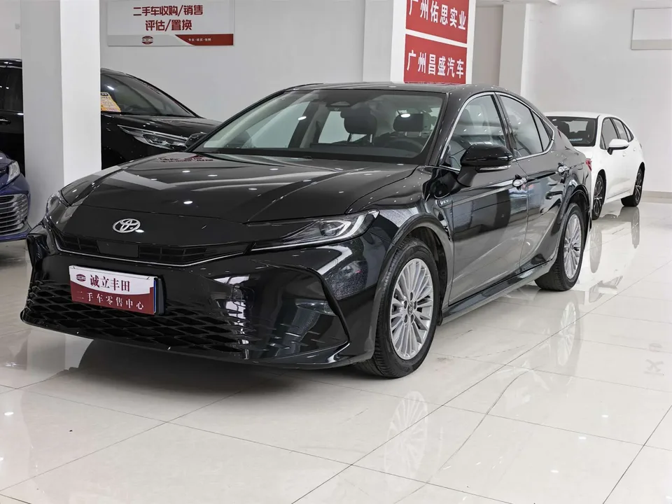 Toyota Camry 2025