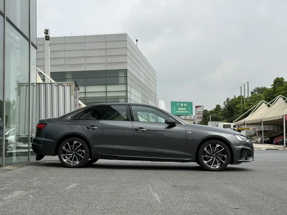 Audi a4 l A4L 2023 40 TFSI luxury and dynamic model 2023 — thumbnail 2