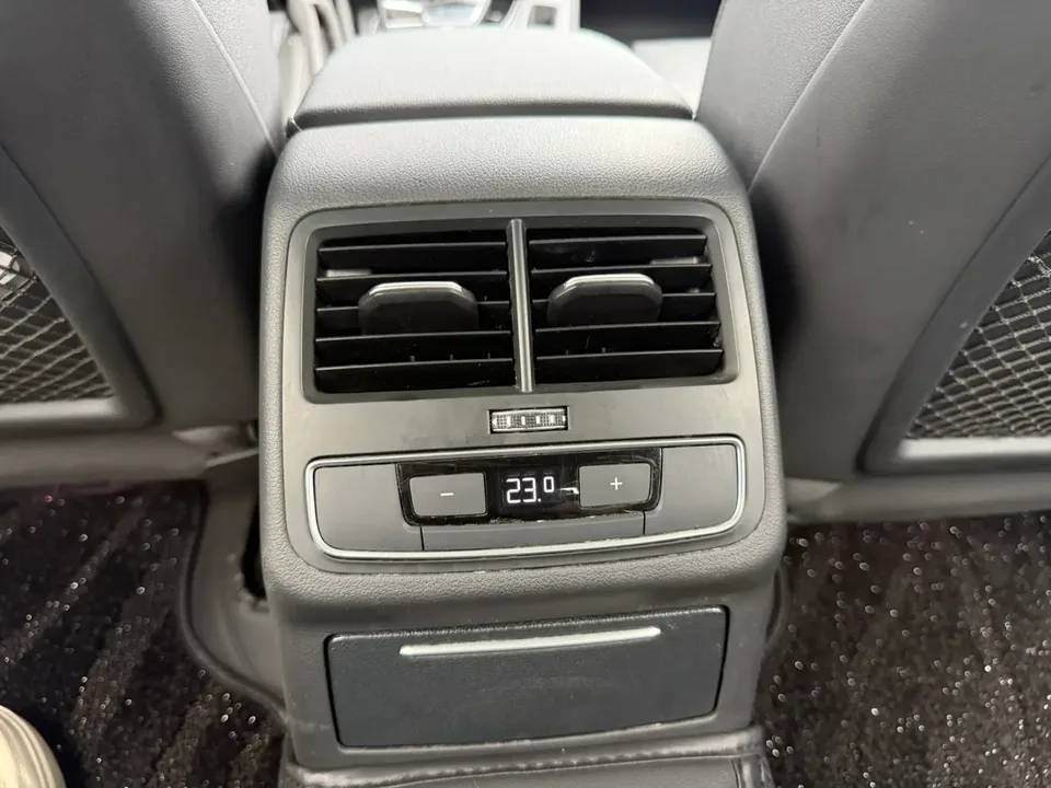 Audi a4 l A4L 2023 40 TFSI luxury and dynamic model 2023 — thumbnail 3