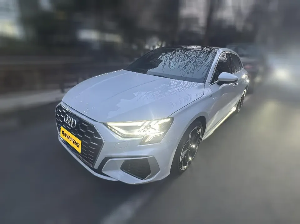 Audi A3 facelift Sportback 35 TFSI luxury sports model 2023 — фото 1, купить с доставкой в Москву
